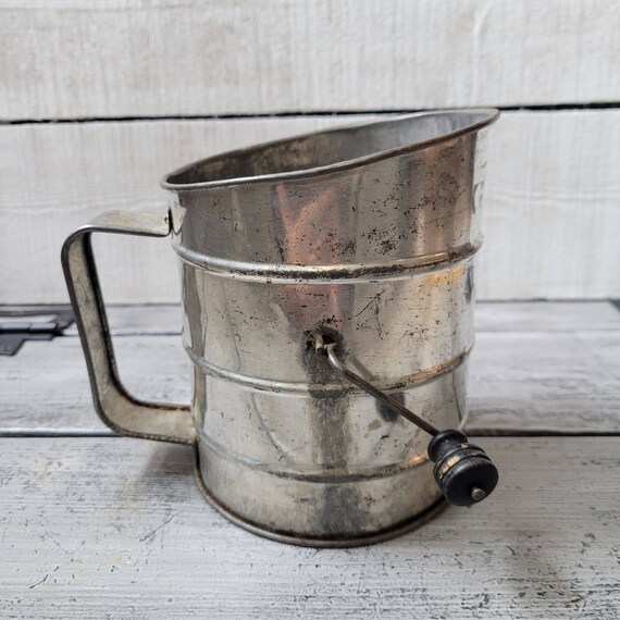 Vintage metal sifter rusty old sifter vintage flour sifter Etsy