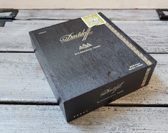 Vintage black wood cigar box, Davidoff cigar box, black cigar box, vintage Nicaragua Toro cigar box, vintage wood cigar box, small black box