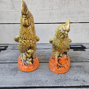 Vintage ceramic rooster set, Inarco Japan chicken, mustard yellow and orange rooster set Japan, retro chicken decor, vintage large roosters image 6