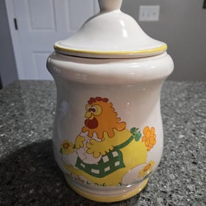 Vintage chicken cookie jar, retro cookie jar with chicken on it, chicken canister, ceramic chicken cookie jar, chicken kitchen canister