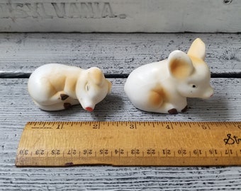 Vintage pig salt and pepper shaker, porcelain pig shakers, ceramic pig shakers, salt and pepper shaker pigs, pig lover gift, piggy salt