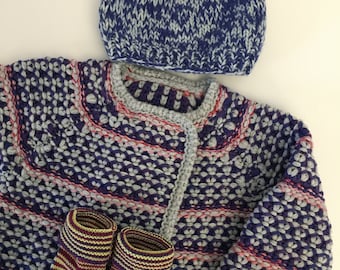 Kit grande freddo. Cardigan, cuffia e calzini in cashmere