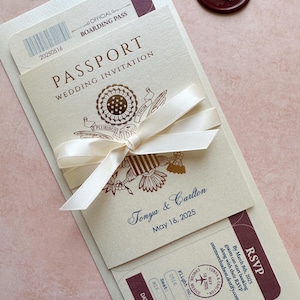 Faire-part de passeport bordeaux, faire-part de mariage de passeport de carte du monde, code QR de carte d'embarquement, invitation de billet d'avion, invitation de passeport de voyage