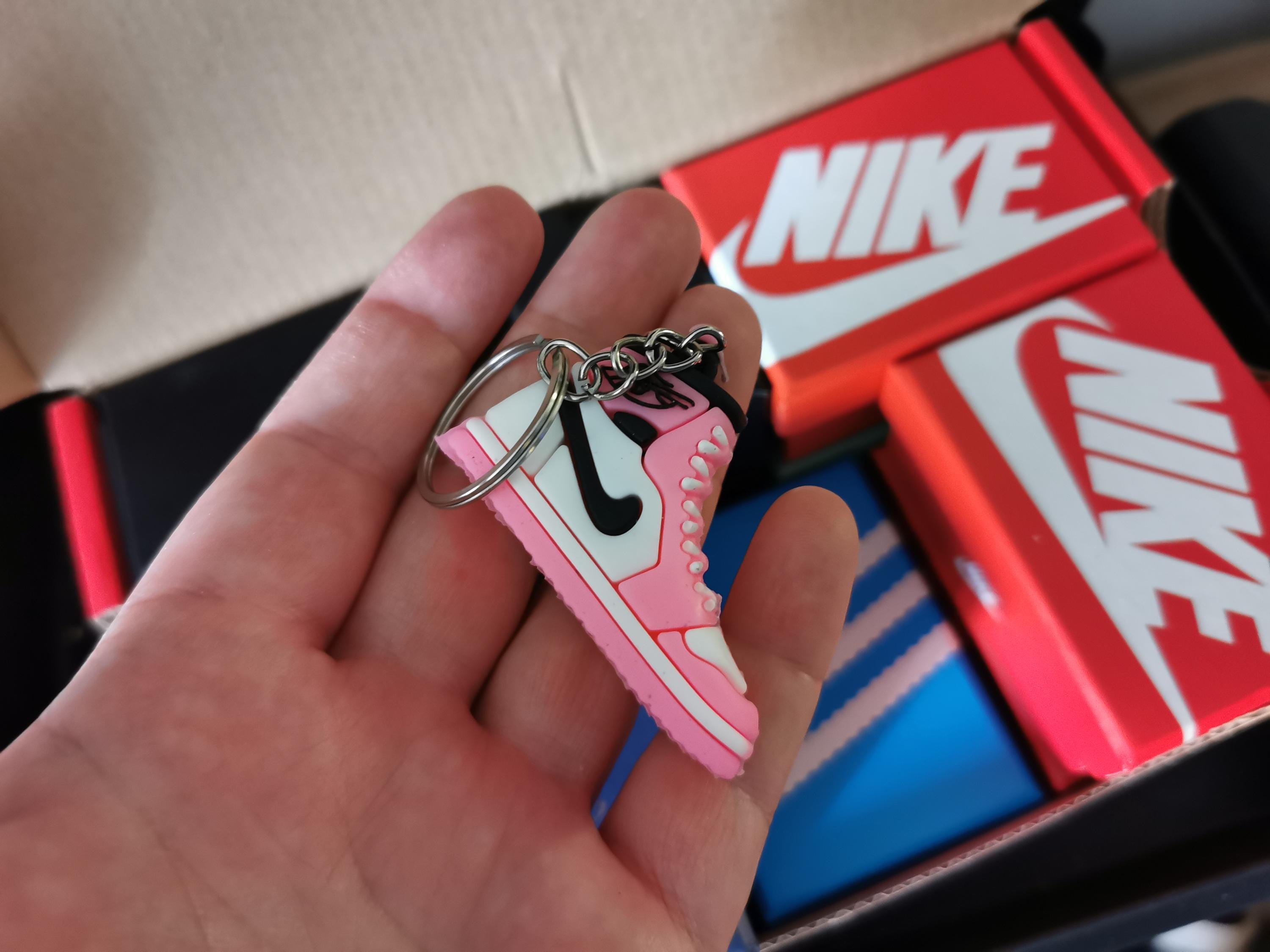 マイケル・ジョーダン　バスケットシューズ　23　キーホルダー　スニーカー　箱付き Air jordan lanyard - Etsy 日本