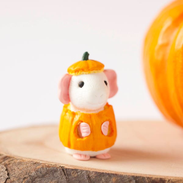 Guinea Pig Halloween Decorations Figure. Miniature Pet Ornament. Thanks Giving Present. Pumpkin Costume. Cavy Model. Figurine. Statue. Clay.