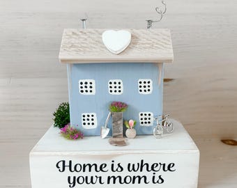 Regalo significativo para mamá: letrero de madera para decoración del hogar: "El hogar es donde está tu mamá". Un recuerdo para el Día de la Madre.