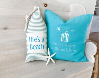 Funda de almohada turquesa de casa de playa pintada a mano, decoración costera