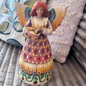 Jim Shore Heartwood Creek 2002 “Angel of Contentment”