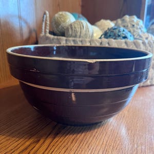 Vintage 9” Brown Ribbed Stoneware Mixing Bowl