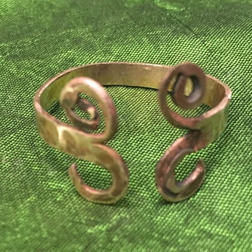 Bronzen Vikingring. Vroegmiddeleeuwse Ring. Verstelbare ring.