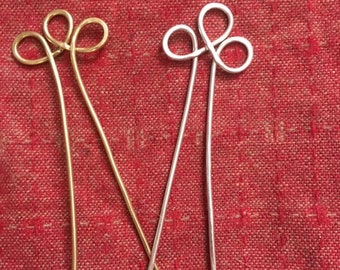 Forcina medievale in ottone o argento sterling. Forcina artigianale. Forcina rinascimentale. Forchetta per capelli del Medioevo. Tornante SCA.