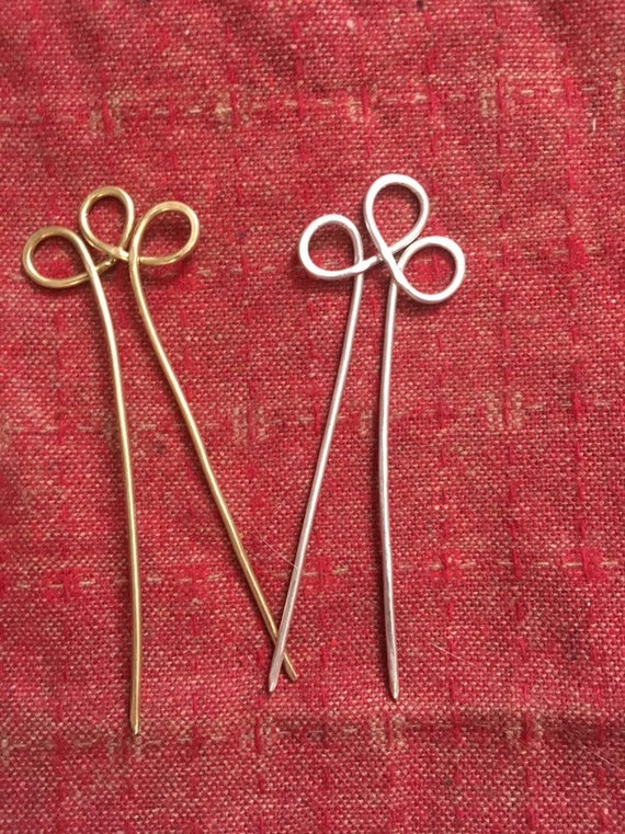 Solid brass Arcos hairpin by Tiro Tiro Esta cuerda flemish combina alto rendimiento y estética  main image 4