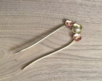 Brass Hairpin with Copper Elements and Pearl. Handcrafted Hairpin. Rennfaire Hair Stick. SCA Hairpin. Historically Inspired Hair fork.