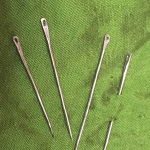 Agujas de coser de acero forjado. Agujas vikingas, agujas medievales