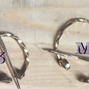 Small or Medium Twisted Bronze Penannular Fibula Brooch. Medieval Pin. SCA Brooch. Bronze Viking Fibula. Shawl Pin