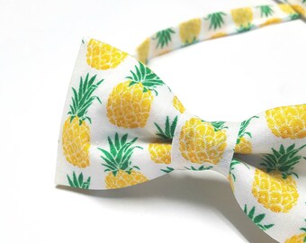 Pineapple Bow tie, Tropical Bow Tie, Novelty Bow tie, Summer Bow tie, Men's Bow tie, Fun Bow tie, Pineapple Gift, Destination Wedding