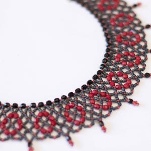Beading patterns, beading tutorials, Beading tutorials and patterns, beaded necklace pattern, netting stitch necklace, DIY, Jewelry tutorial