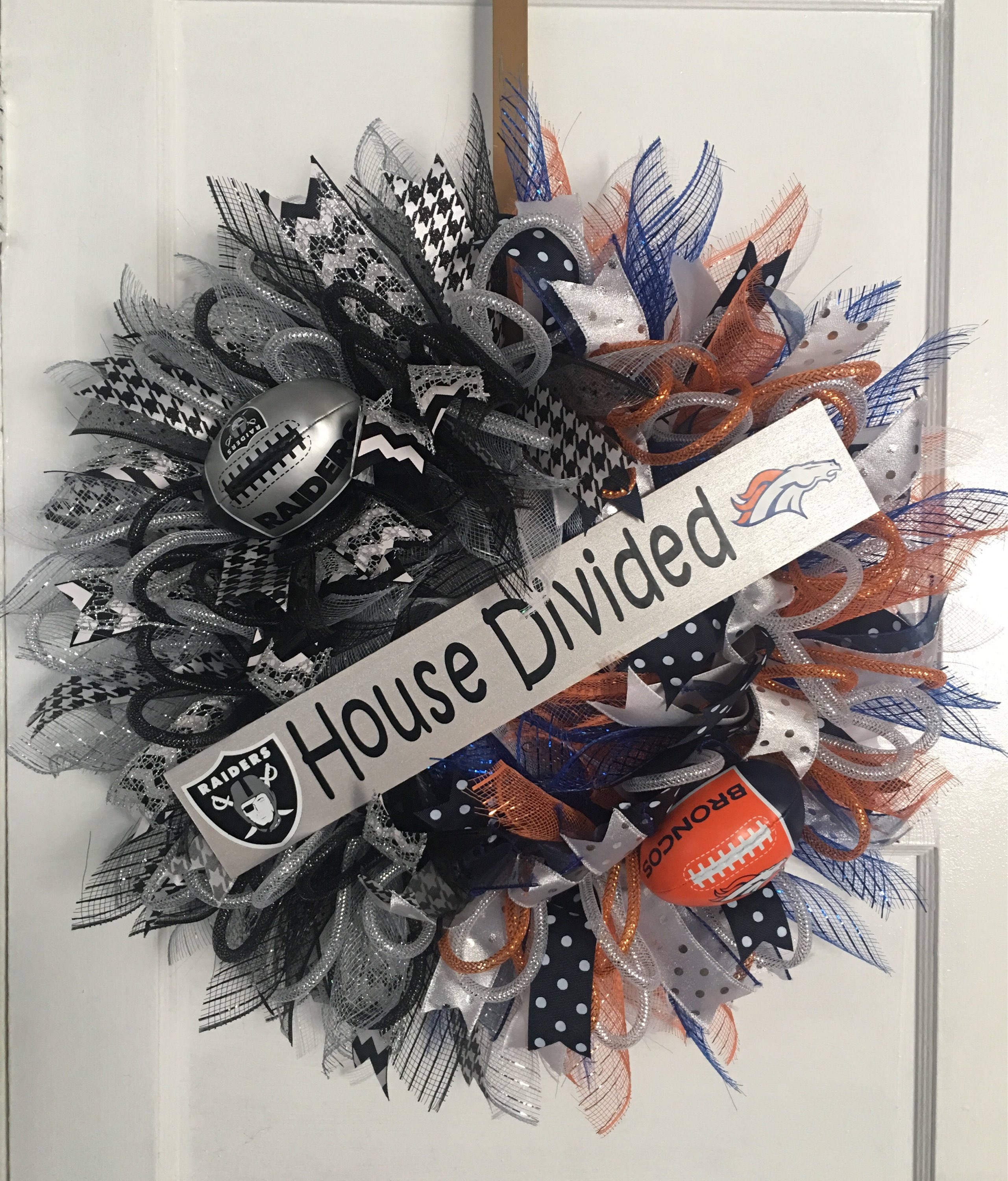 Raiders/broncos House Divided Weeath