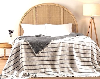 8 Layer Gauze King Size Organic Muslin Cotton Bedspread: Quilt Blanket with Boho Tassels