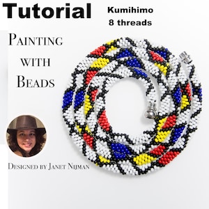 Puede incluir: Primer plano de un collar de cuentas de colores hecho con cuentas negras, blancas, rojas, amarillas y azules. El collar está hecho con la técnica Kumihimo con 8 hilos. El texto "Painting with Beads" es visible en la imagen.