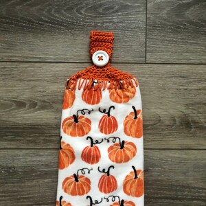 Halloween Kitchen Towel, Halloween Kitchen Decor, Crochet Kitchen Towel, Crochet Towel Topper, Halloween Home Decor, Crochet Home Decor