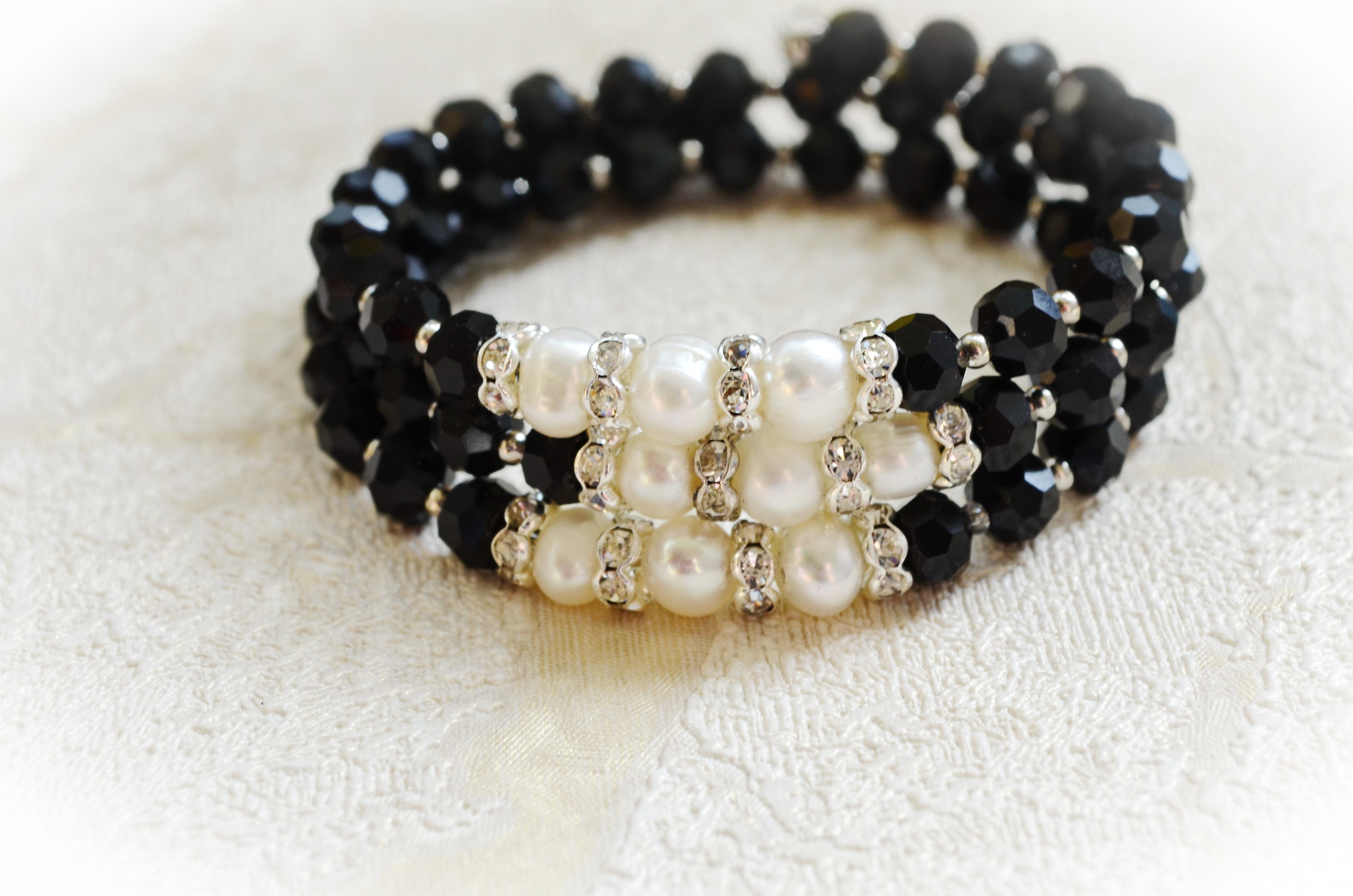 Black and White Beaded Bracelet Pearl and Crystal Bracelet | Etsy