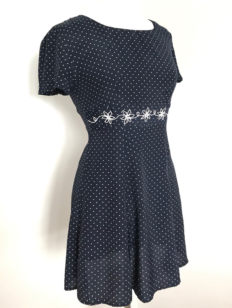 Navy Blue Retro Sundress With White Polk Dots Flower Detail U22 Size Small Clothing Dresses Valresa Com Navy Blue Retro Sundress With White Polk Dots Flower Detail U22 Size Small Clothing Dresses Valresa Com