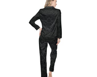 Pijama de cetim preto filigrana: roupa de dormir feminina