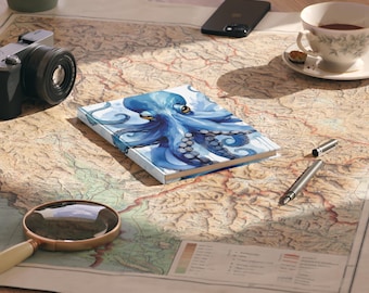 Cuaderno de tapa dura con diseño de pulpo en acuarela: Diario de criaturas marinas, tamaño A5.