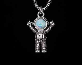 Opal Astronaut Anhänger: Sterling Silber Spaced Out Halskette