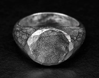 Hammered Silver Ring, Textured Rustic Men&#39;s Signet, Handcrafted Heavy Ring, Waterproof