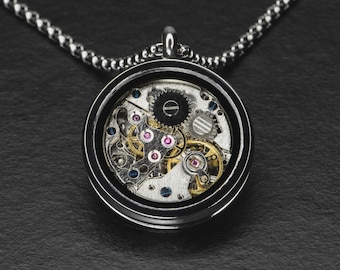 Steampunk Medaillon Anhänger: Vintage Silber, recyceltes Schweizer Uhrwerk