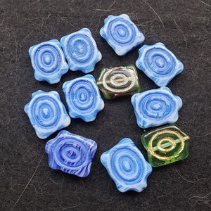 11 Czech glass turtle beads