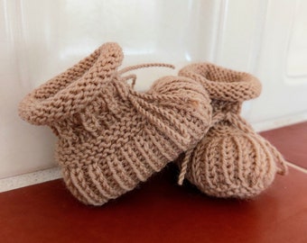 knitted baby booties in soft pink with cord and envelope 0-3 months baby booties girl shoes baby gift birth baby socks