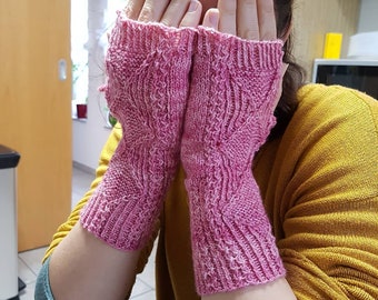 Fingerless gloves arm warmers wrist warmers gauntlets knitted gauntlets hand warmers Mitaine - Elaborate knitted pattern wool winter ladies