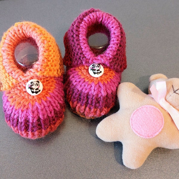 gestricke Babyschuhe "Pandabär" 0-3 Monate Strickschühchen Babyschuhe Babyschühchen Babybooties Geschenk zur Geburt Strickschühchen Taufe