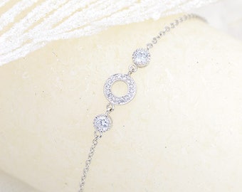 Bridal bracelet with rhinestone halo. Hélia, bride or bridesmaid gifts. round bridal bracelet.