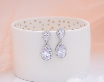 Clip, Bridal drop-shaped clip earrings for non-pierced ears, Bridal jewelry, Drop earrings with clip