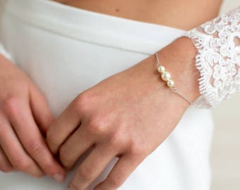 Pearl bridal bracelet, Camillia, Romantic wedding bracelet, Ivory pearl bridal bracelet, Romantic bridal bracelet, Wedding bracelet