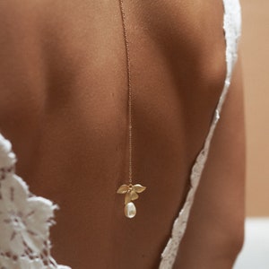 Bridal necklace and back jewelry, Synthia, Back jewelry, back necklace, pearl bridal accessories, pearl back pendant, pearl jewelry