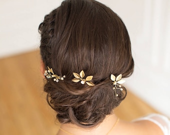 Bridal bun picks, Chloé, Wedding picks, romantic wedding hairstyle, boho bridal hairstyle, golden bun picks, leaf bun picks