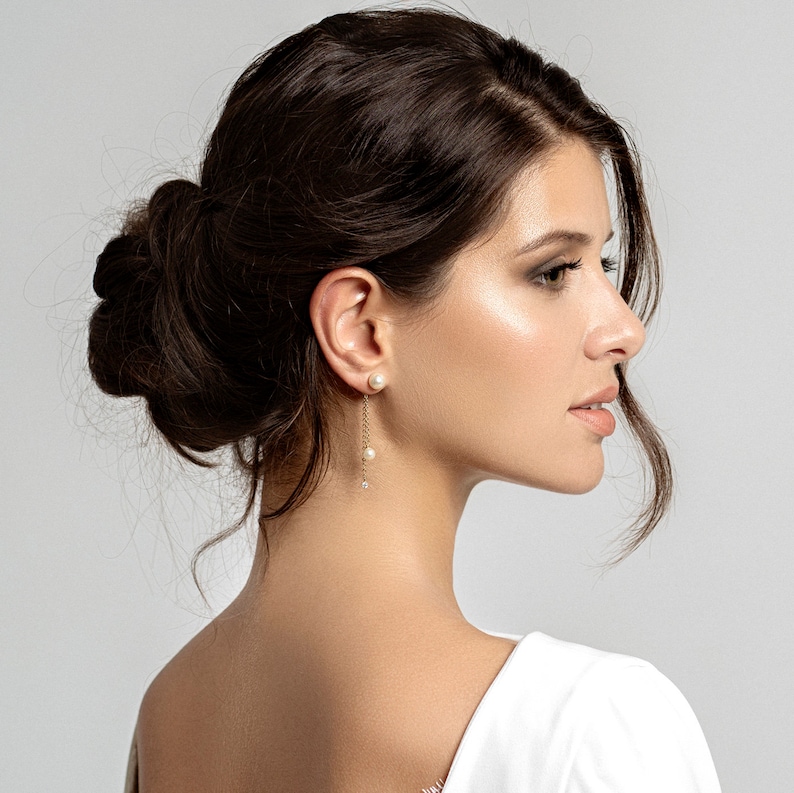 Pearl wedding earrings. Léa, dangling lobe earrings. Bridal pearl jewelry. image 4