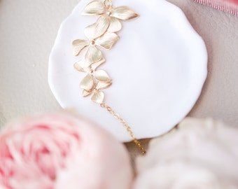Orchid flower wedding bracelet, Synthia, Flower wedding bracelet, Romantic bridal bracelet, Witness bracelet.