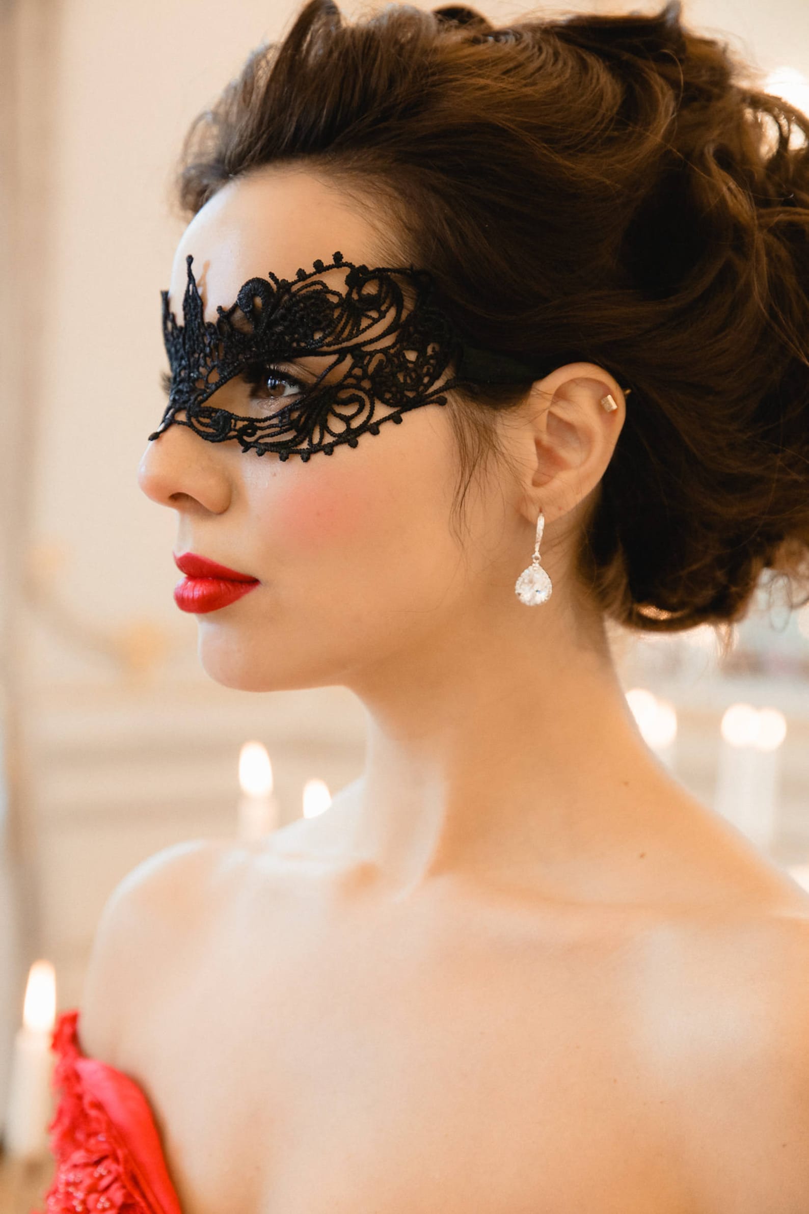 Femme Asiatique Magnifique Dans La Robe Noire Image stock - Image du