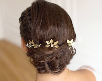 Pics à chignon mariée, Pics mariage, coiffure mariée, Coiffure mariée bohème, pic à chignon mariée, pic à chignon feuilles dorés, coiffure