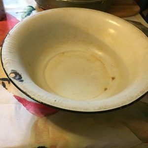 Vintage Blu & Bianco Graniteware Bowl