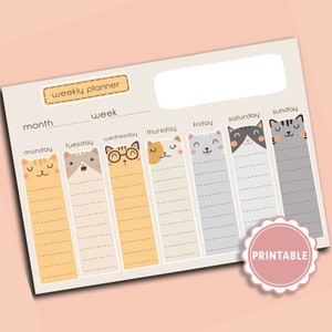 Puede incluir: Un planificador semanal con fondo beige claro y borde rosa. El planificador presenta siete columnas con temática de gatos para cada día de la semana, con el texto "weekly planner" en la parte superior. Una pegatina rosa "Printable" está en la esquina inferior derecha.