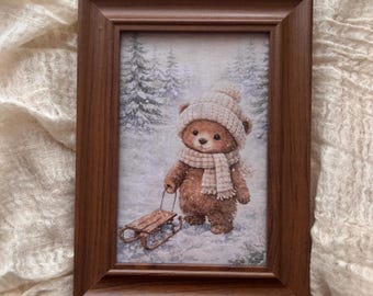 Vintage Teddy Bear in Sleigh Picture 10x15 cm with Frame Included | Christmas and Winter Decoration | Small Retro Art