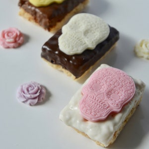 Day of the Dead, Sugar Skull, dia de los muertos, halloween, All Souls day, skulls, Chocolate, Gift, Halloween favors, Rice Krispie Treats