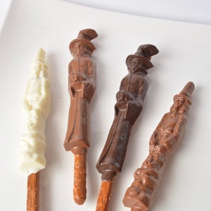 Witches, Halloween Witch Chocolate Covered Pretzels, Witch Chocolate, Spooky favors, Halloween Party, Witches and Goblins